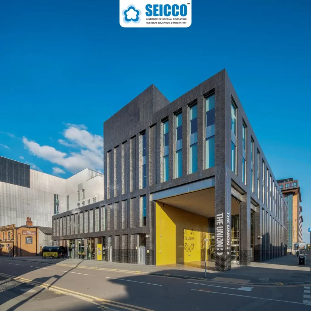 Mass Media & Journalism Courses for Indian Students in the U.K. - All You Need to Know